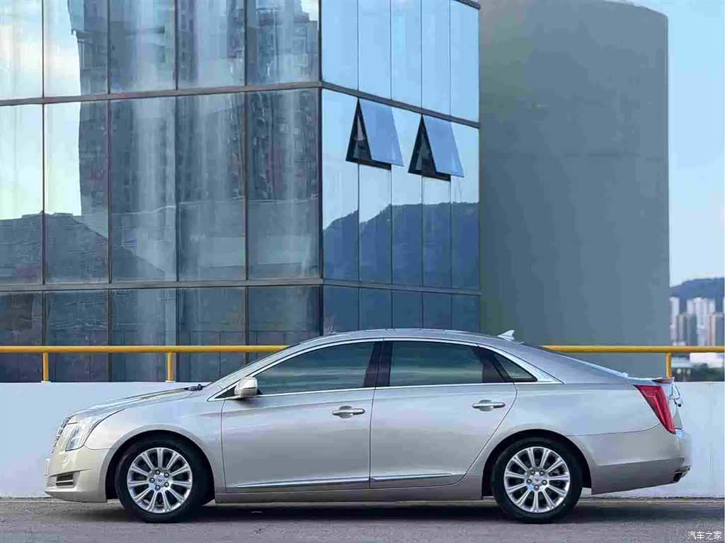 Cadillac XTS, 2015 10
