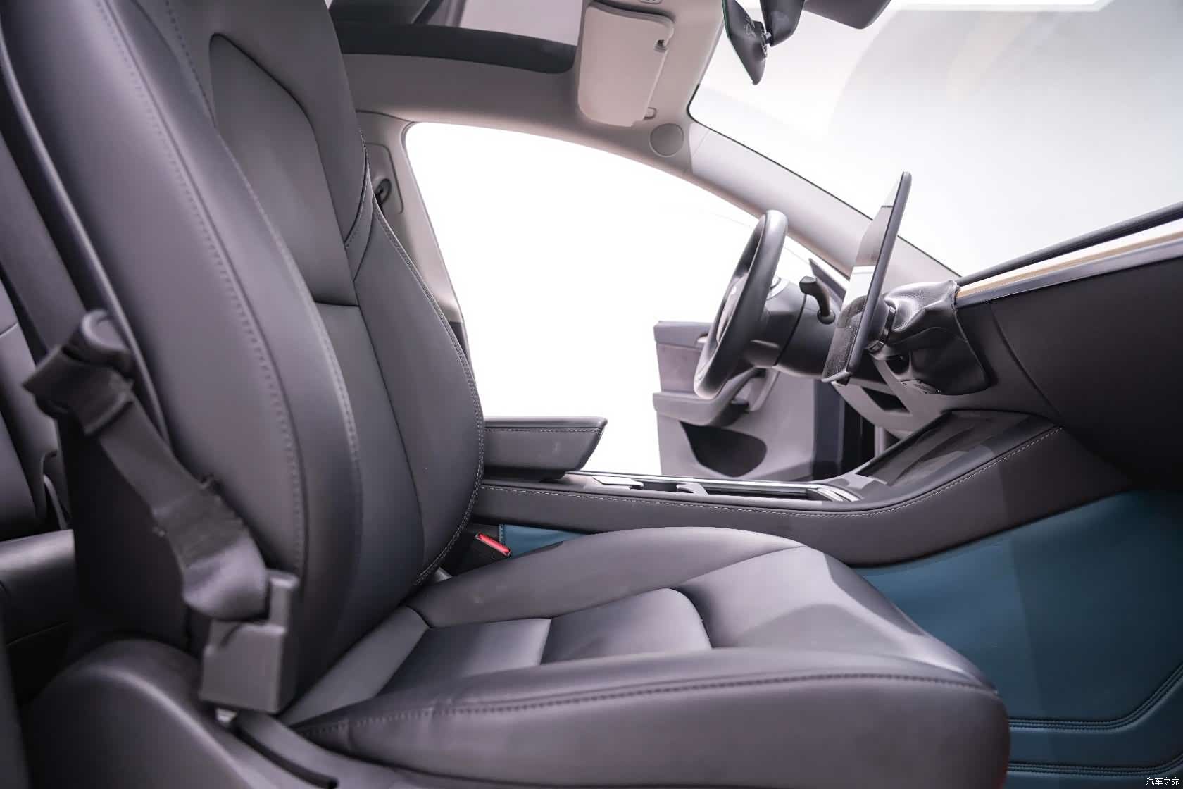 Tesla Model Y, 2022 25