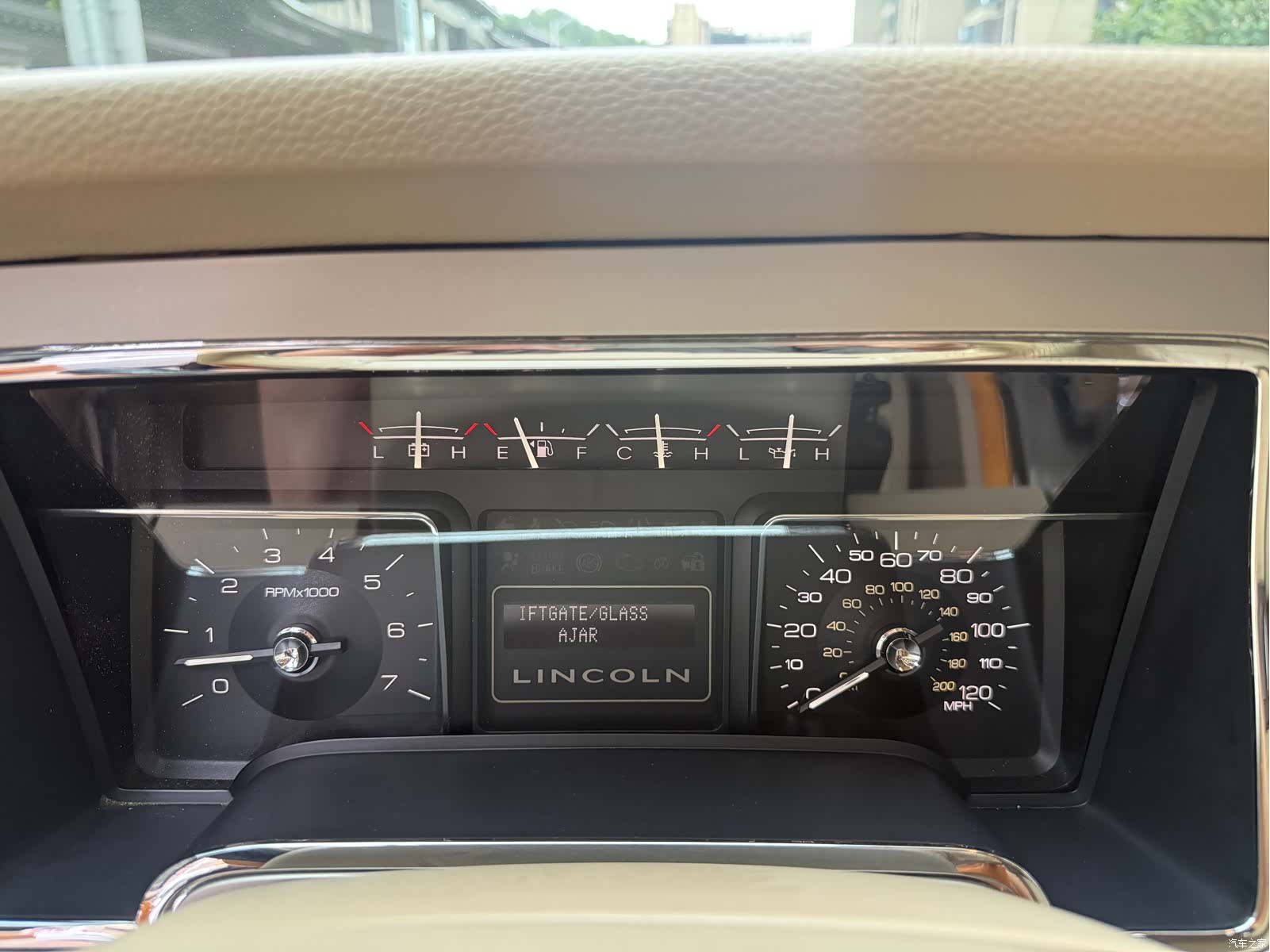 Lincoln Navigator, 2010 13