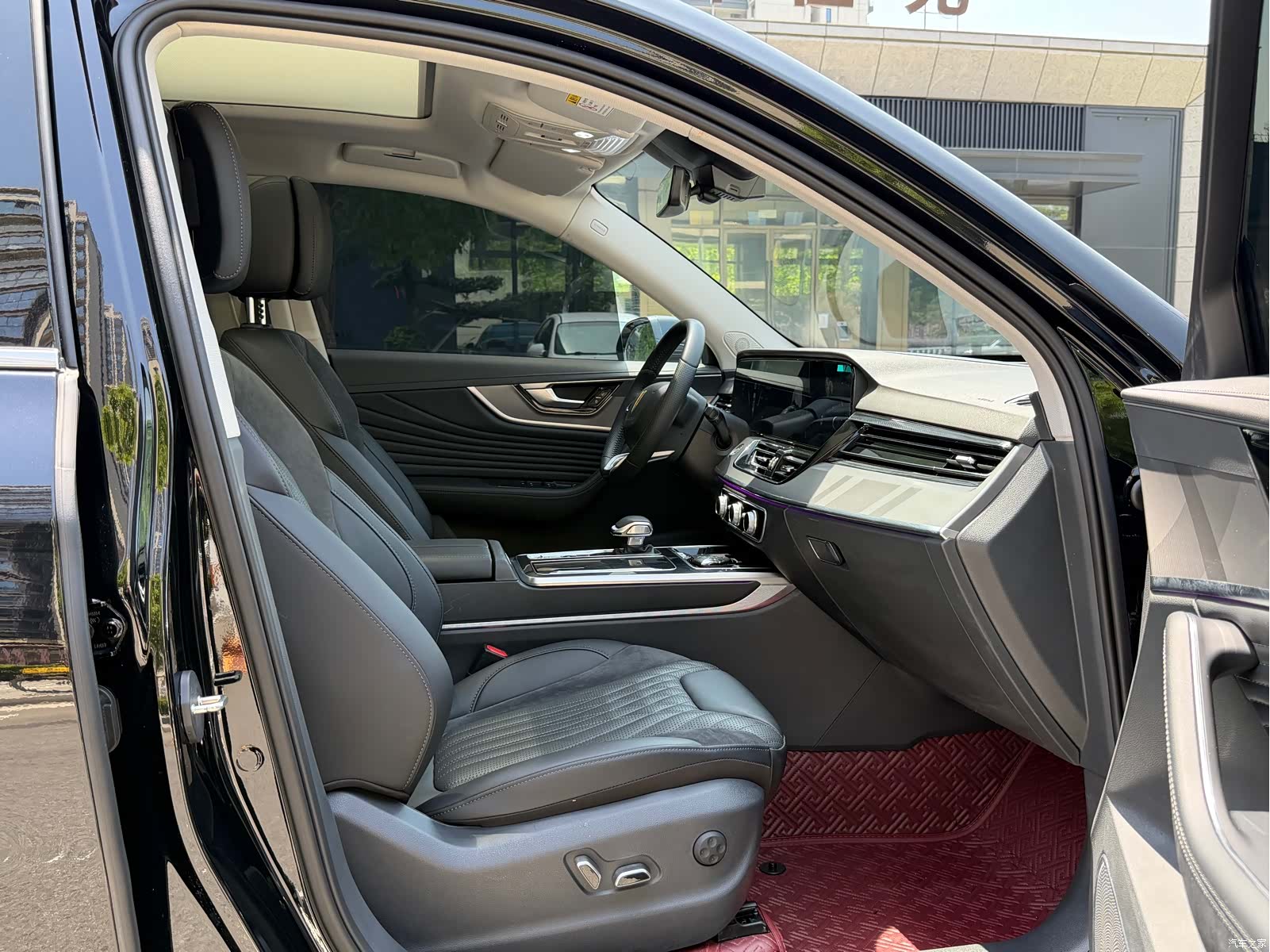 Hongqi HS5, 2023 12