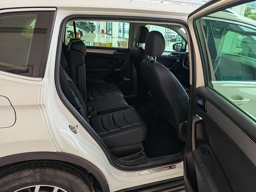 Volkswagen Tiguan L 2018, фото 11