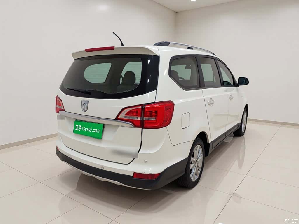 Wuling 730, 2015 6