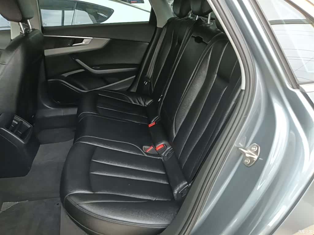 Audi A4L, 2018 17