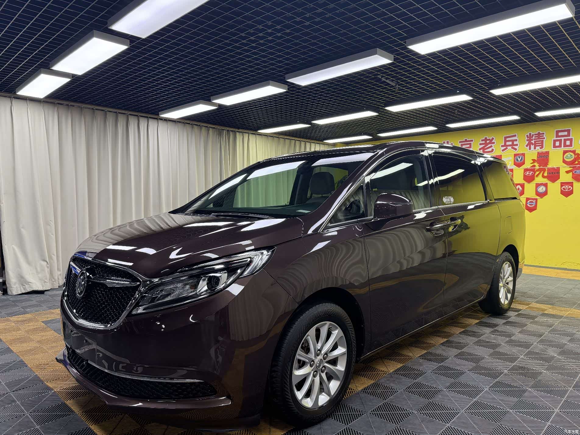 Buick GL8, 2020 1