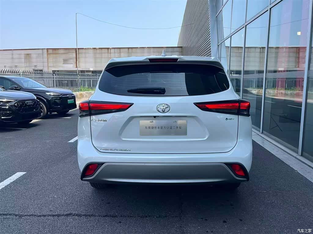 Toyota Highlander, 2025 все фото