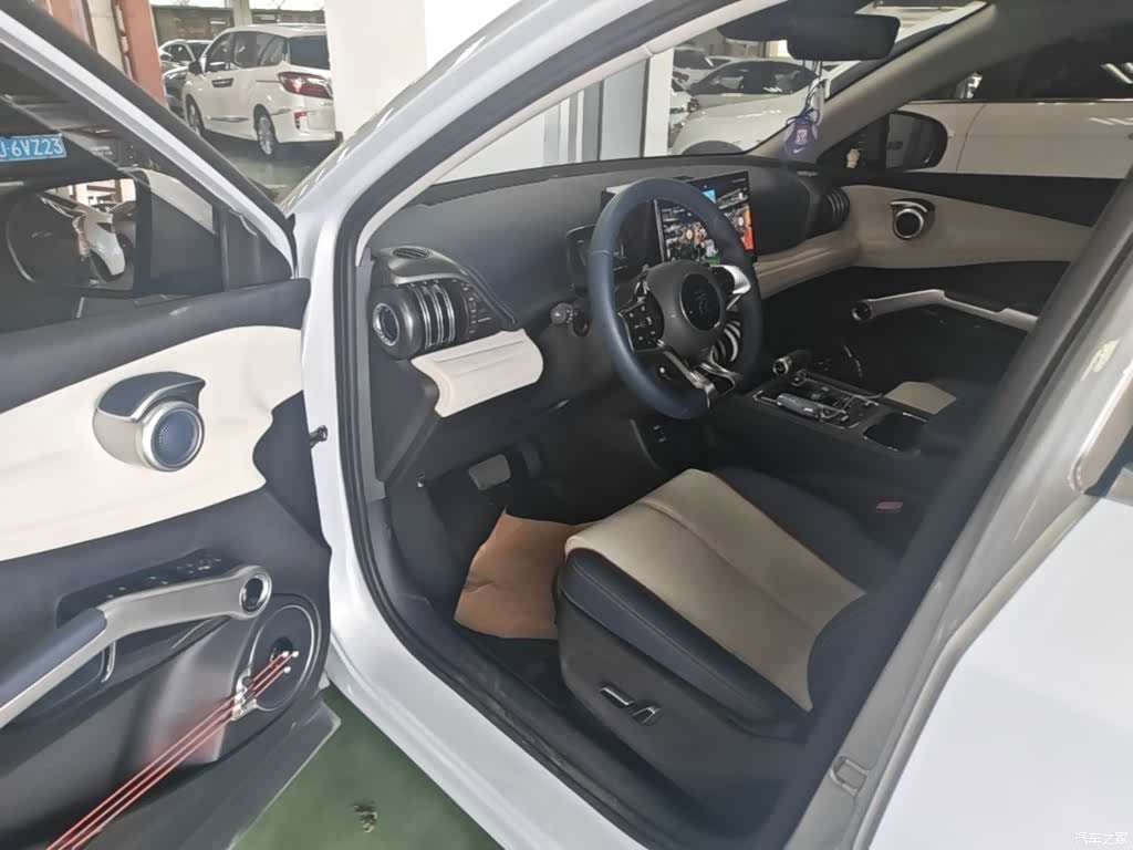 BYD Yuan, 2023 16