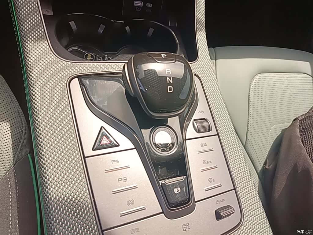 BYD Han, 2023 14