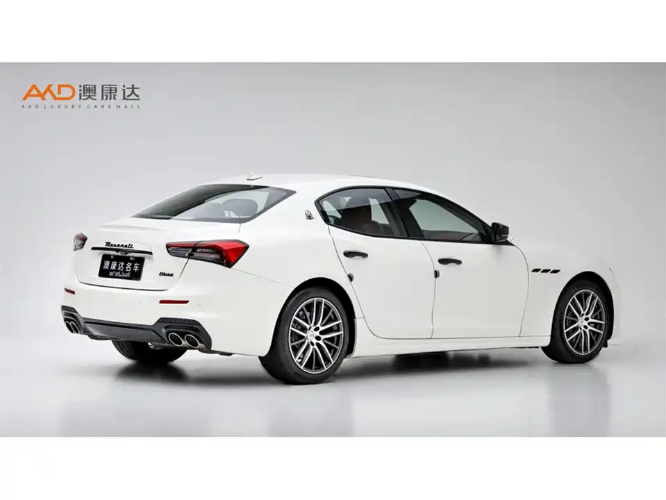 Maserati Ghibli Maserati Ghibli