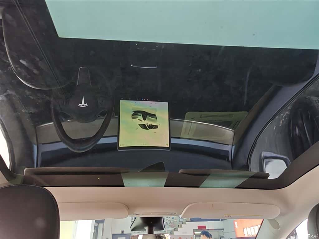 Tesla Model Y, 2023 18