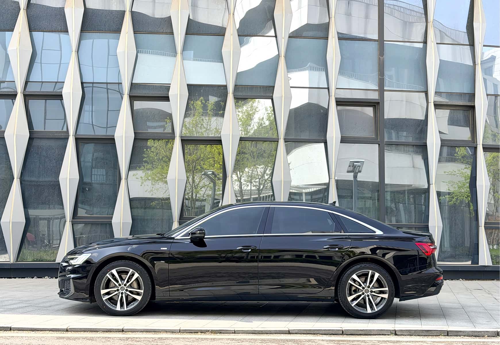 Audi A6L, 2020 3