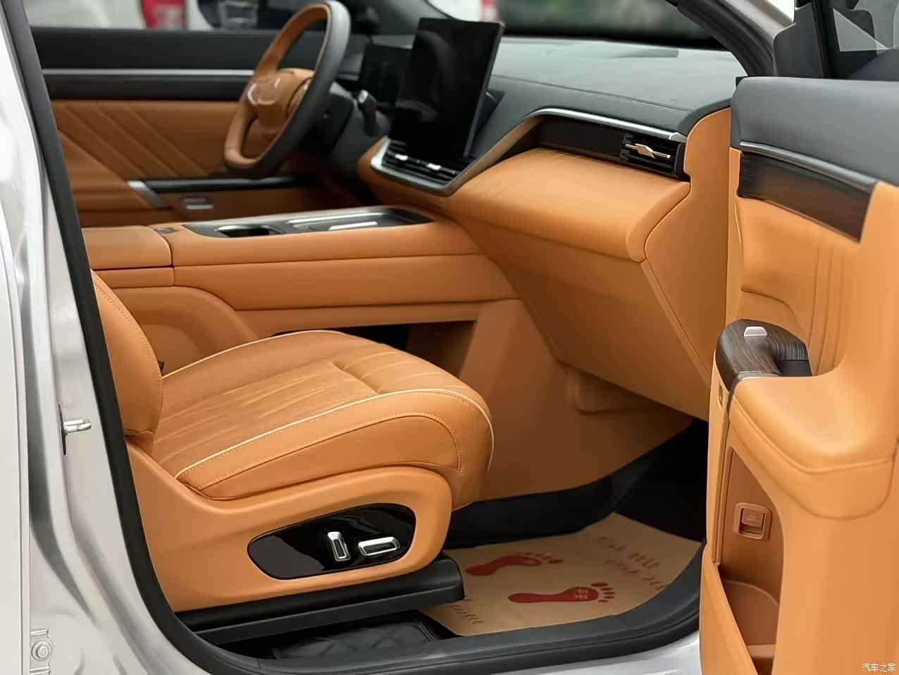 DongFeng eπ008, 2025 12