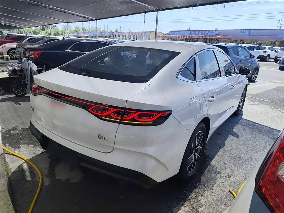 BYD Qin L BYD Qin L