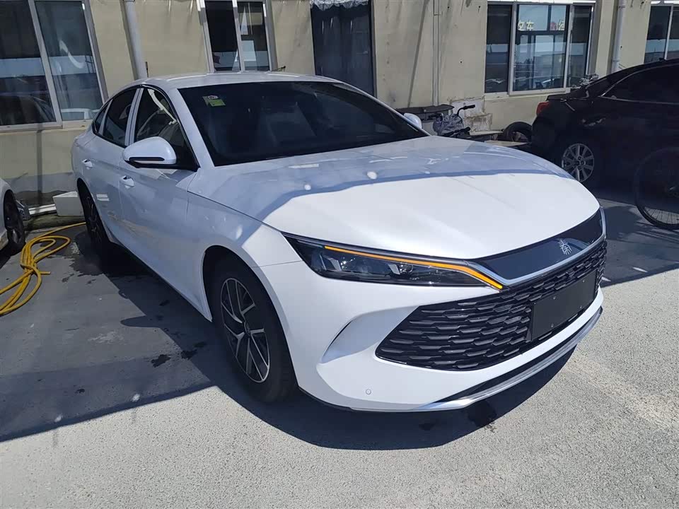 BYD Qin L BYD Qin L