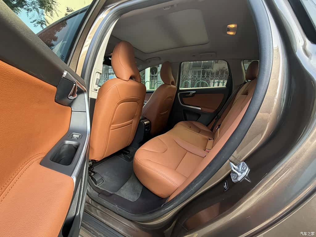 Volvo XC60, 2015 все фото