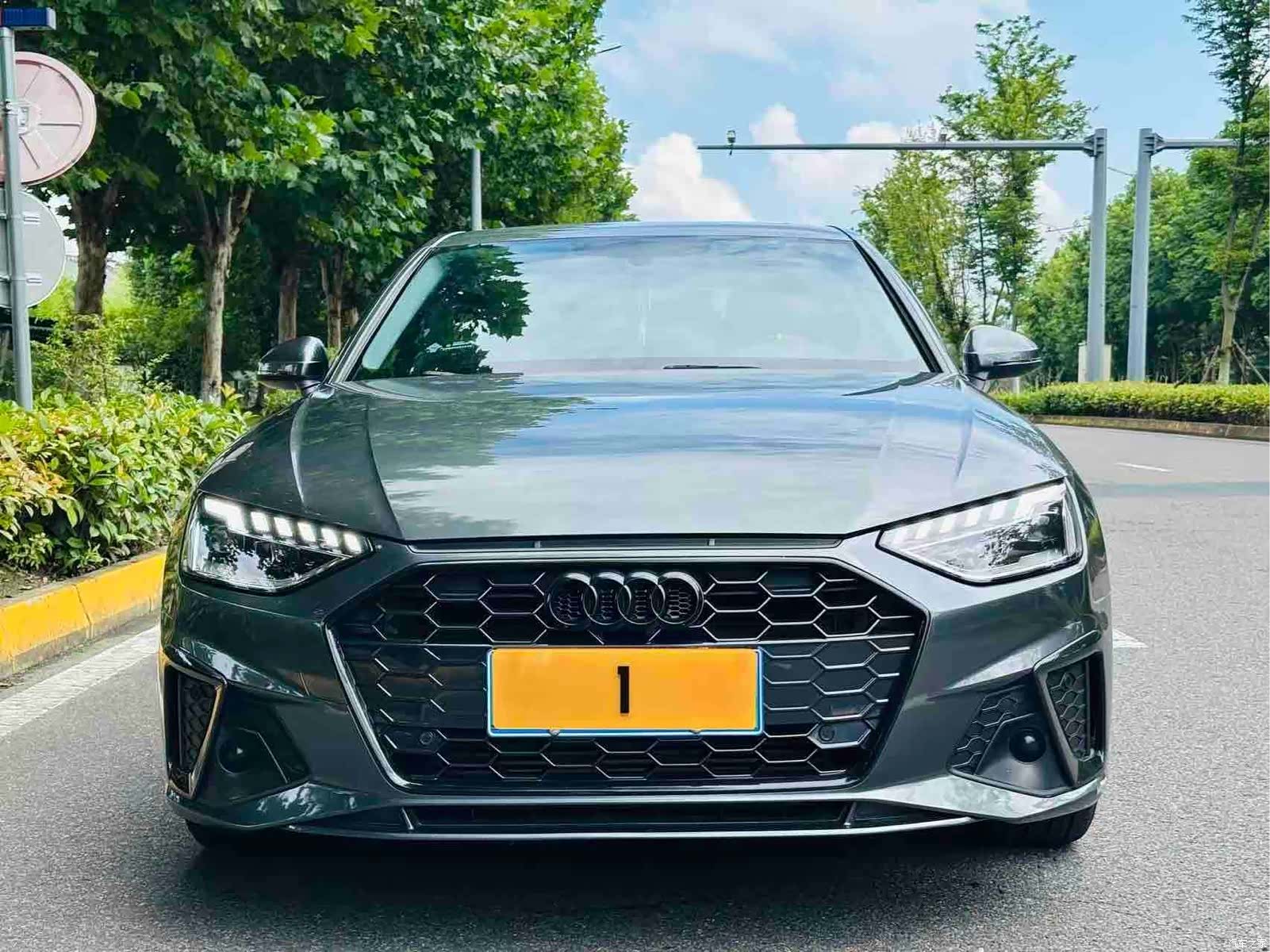 Audi A4L, 2021 все фото