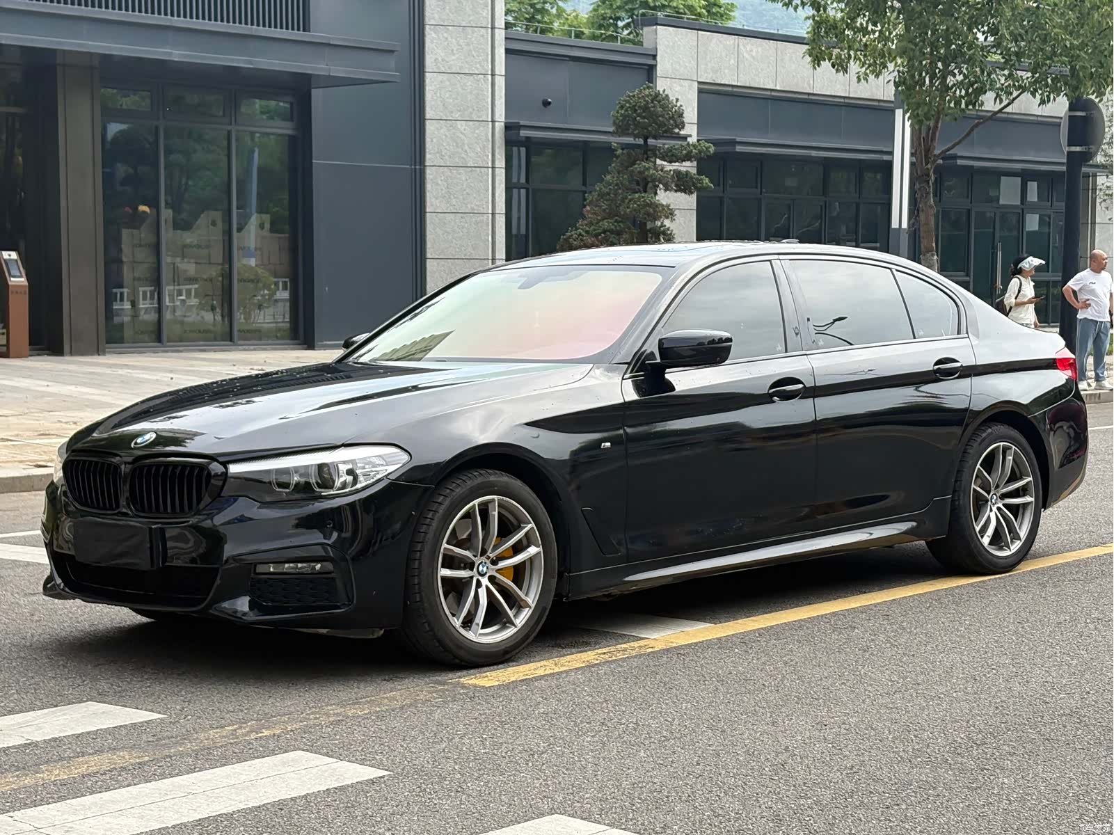 BMW 5 Series, 2019 1