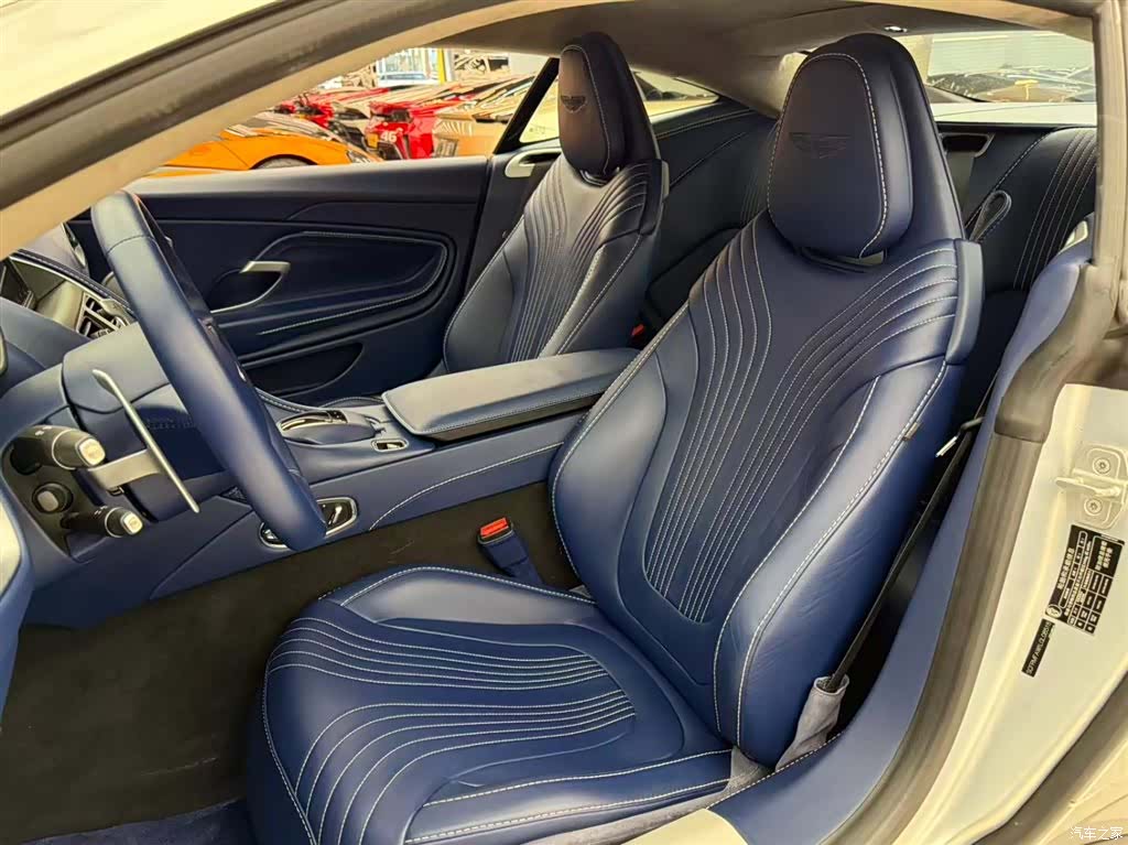 Aston Martin DB11, 2019 все фото