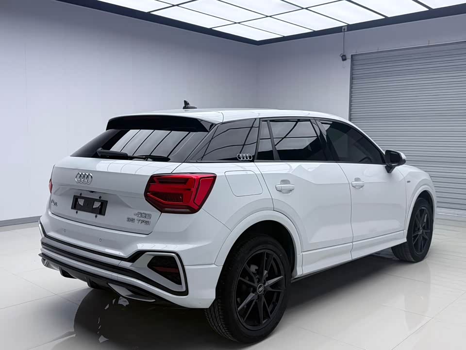 Audi Q2L