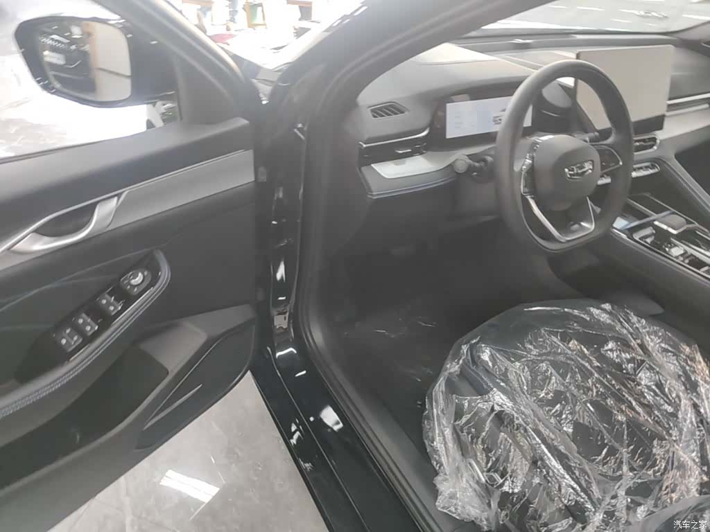 Geely Preface, 2026 16