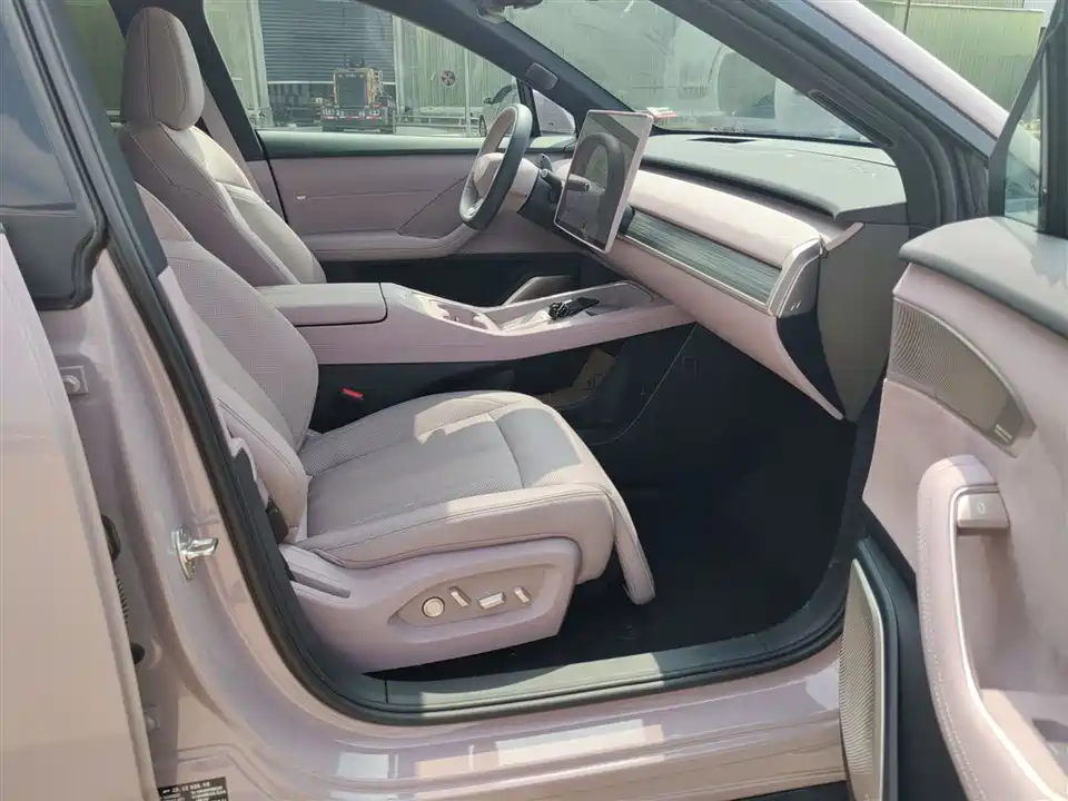 NIO L60 NIO L60
