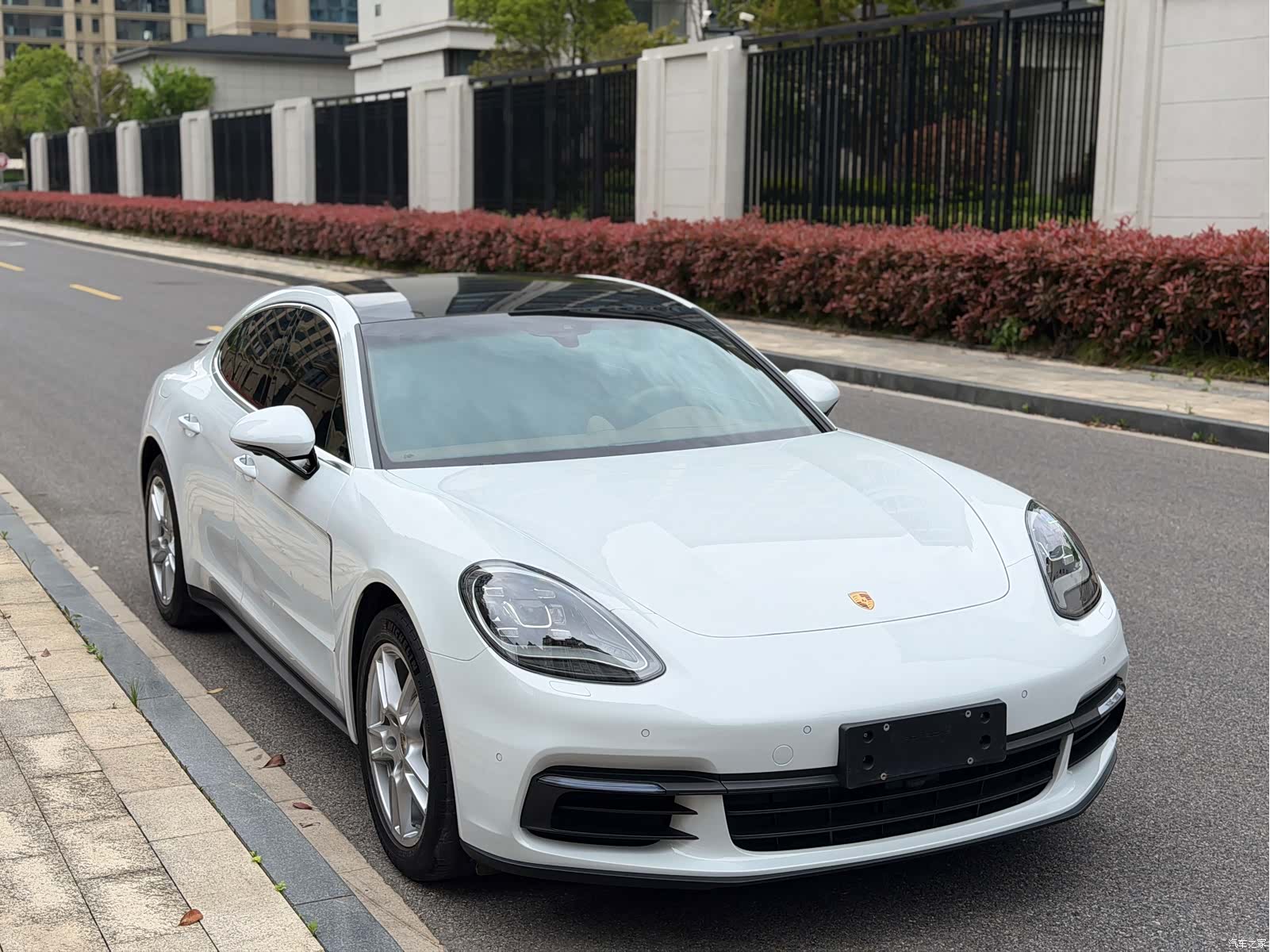 Porsche Panamera, 2018 все фото