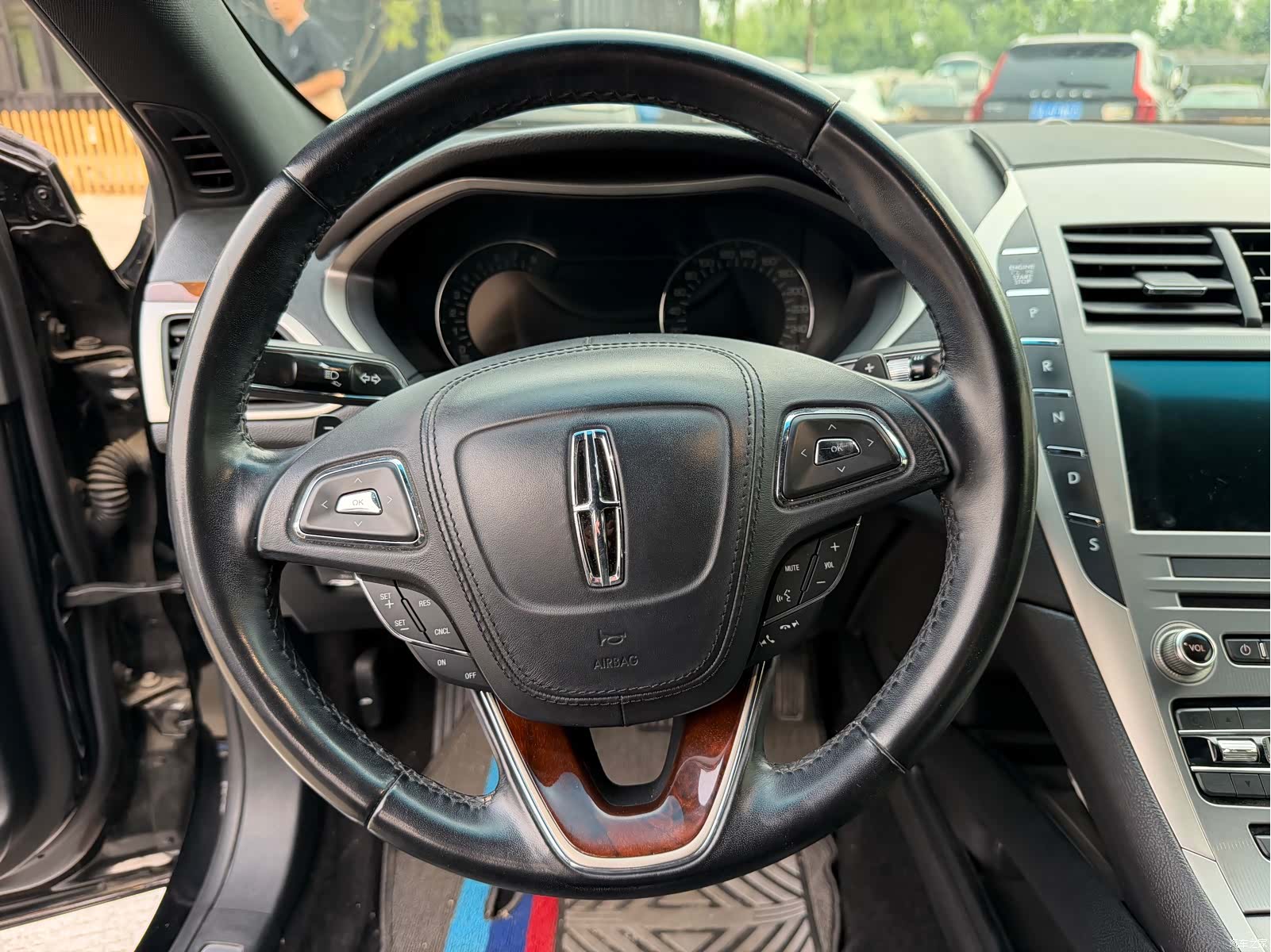 Lincoln MKZ, 2018 15