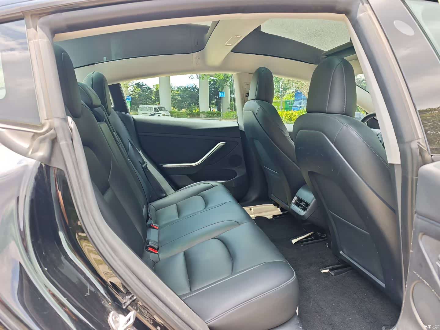 Tesla Model 3, 2022 4