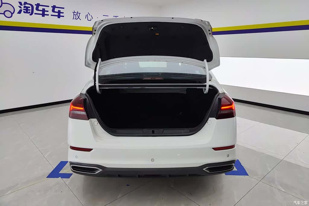 Geely Emgrand, 2021 4