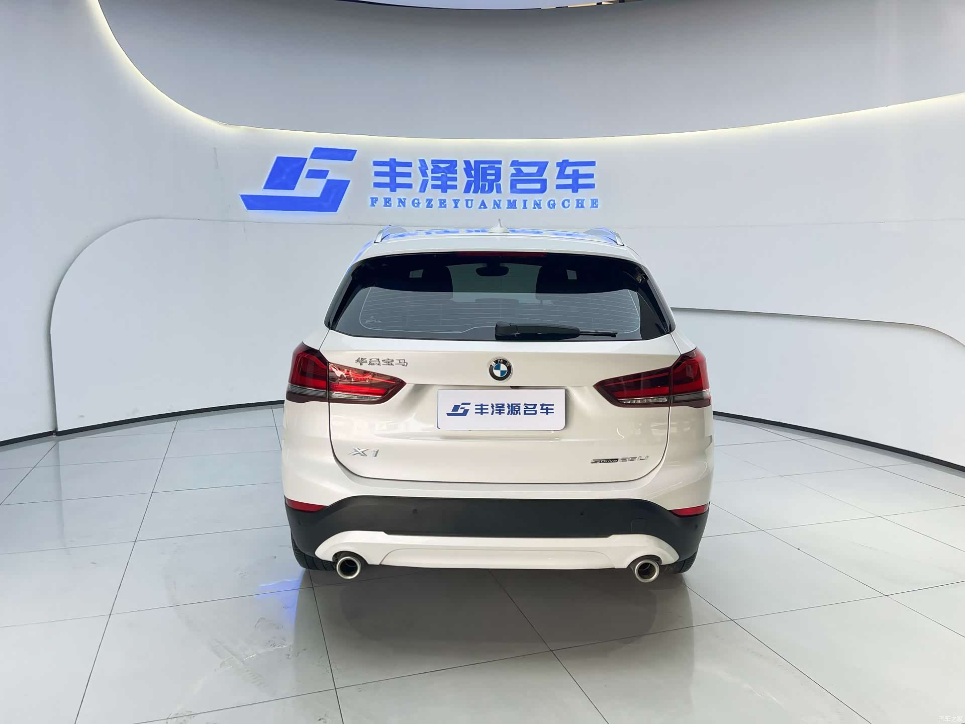 BMW X1, 2023 все фото
