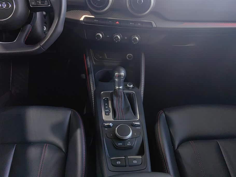 Audi Q2L Audi Q2L