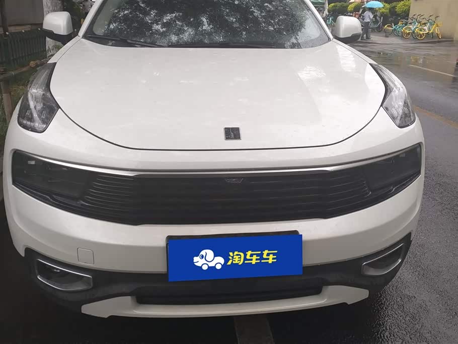 Lynk & Co 01