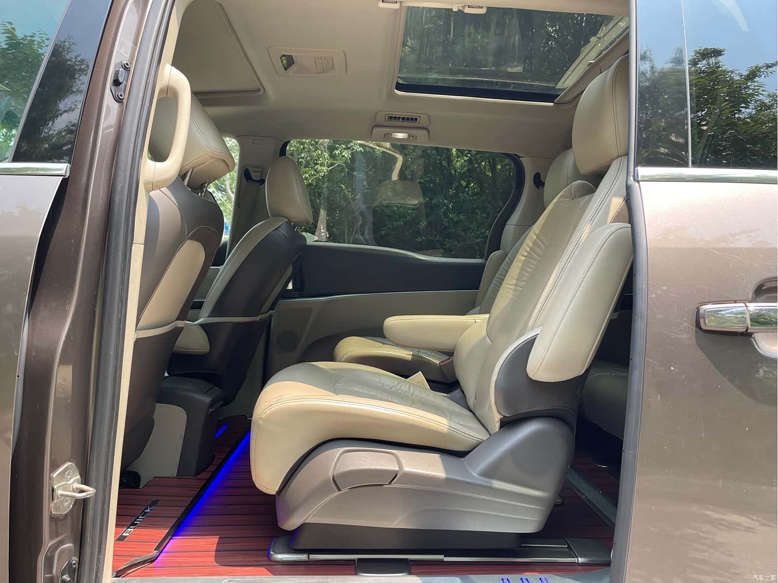 Buick GL8, 2013 11