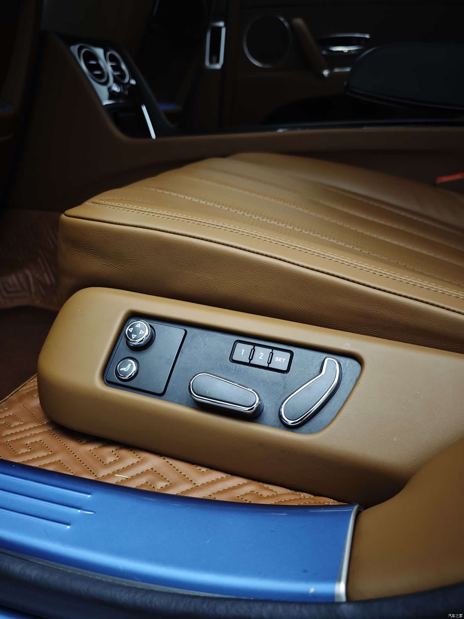 Bentley Flying Spur, 2015 38