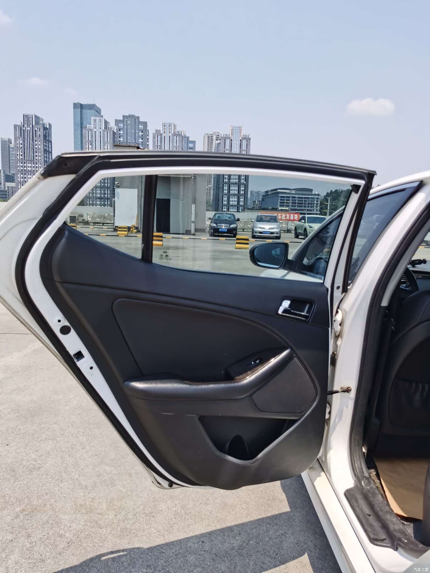 Kia K5, 2013 10