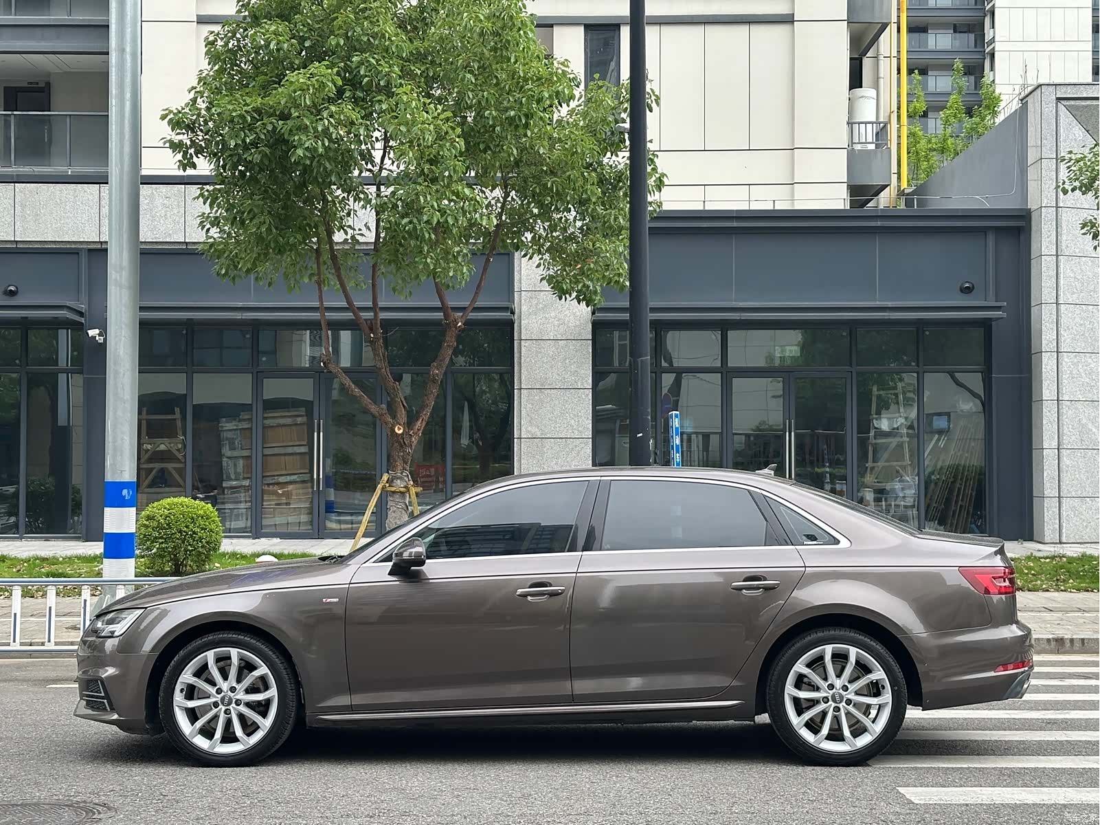 Audi A4L, 2018 4