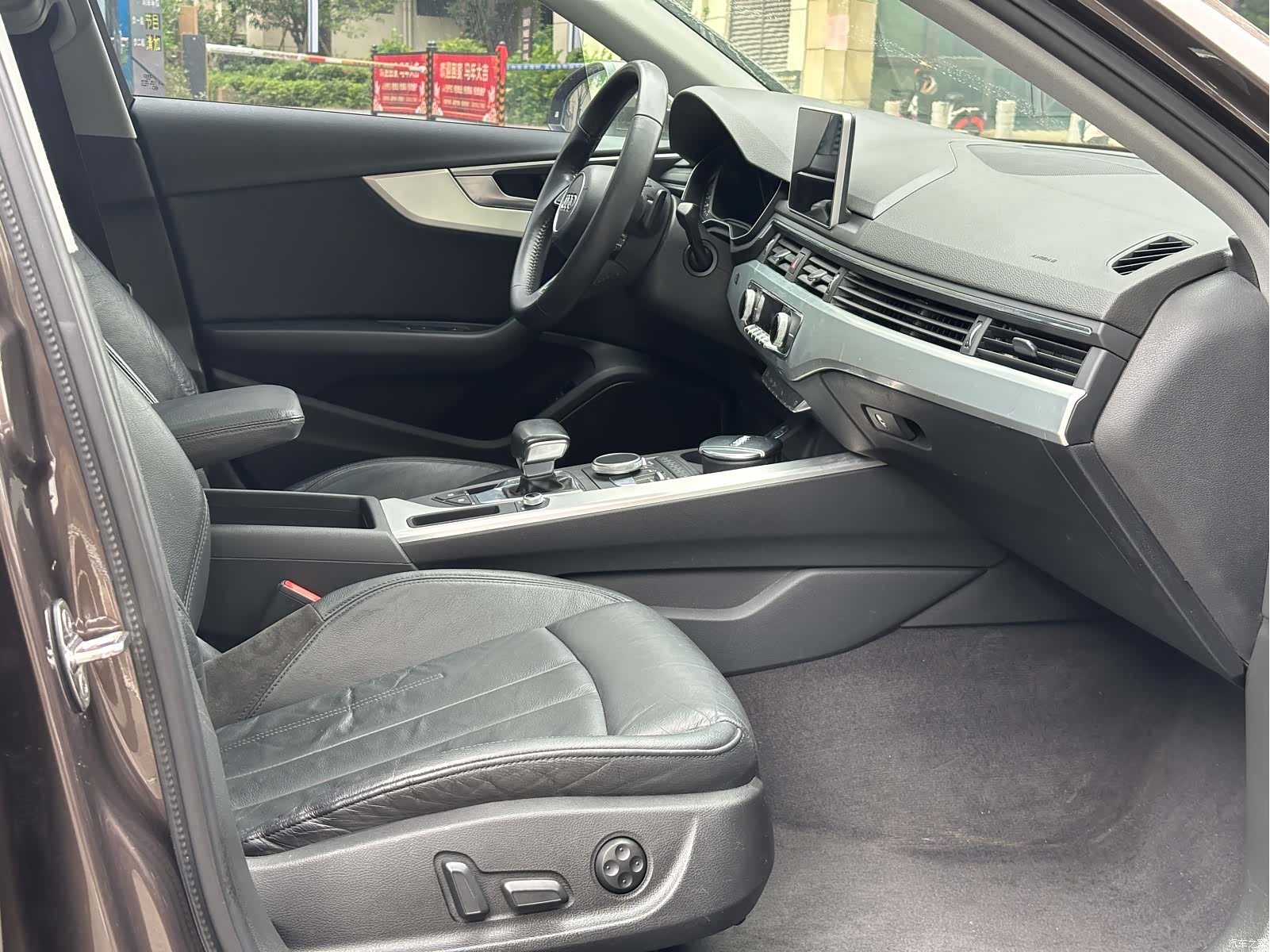 Audi A4L, 2018 11
