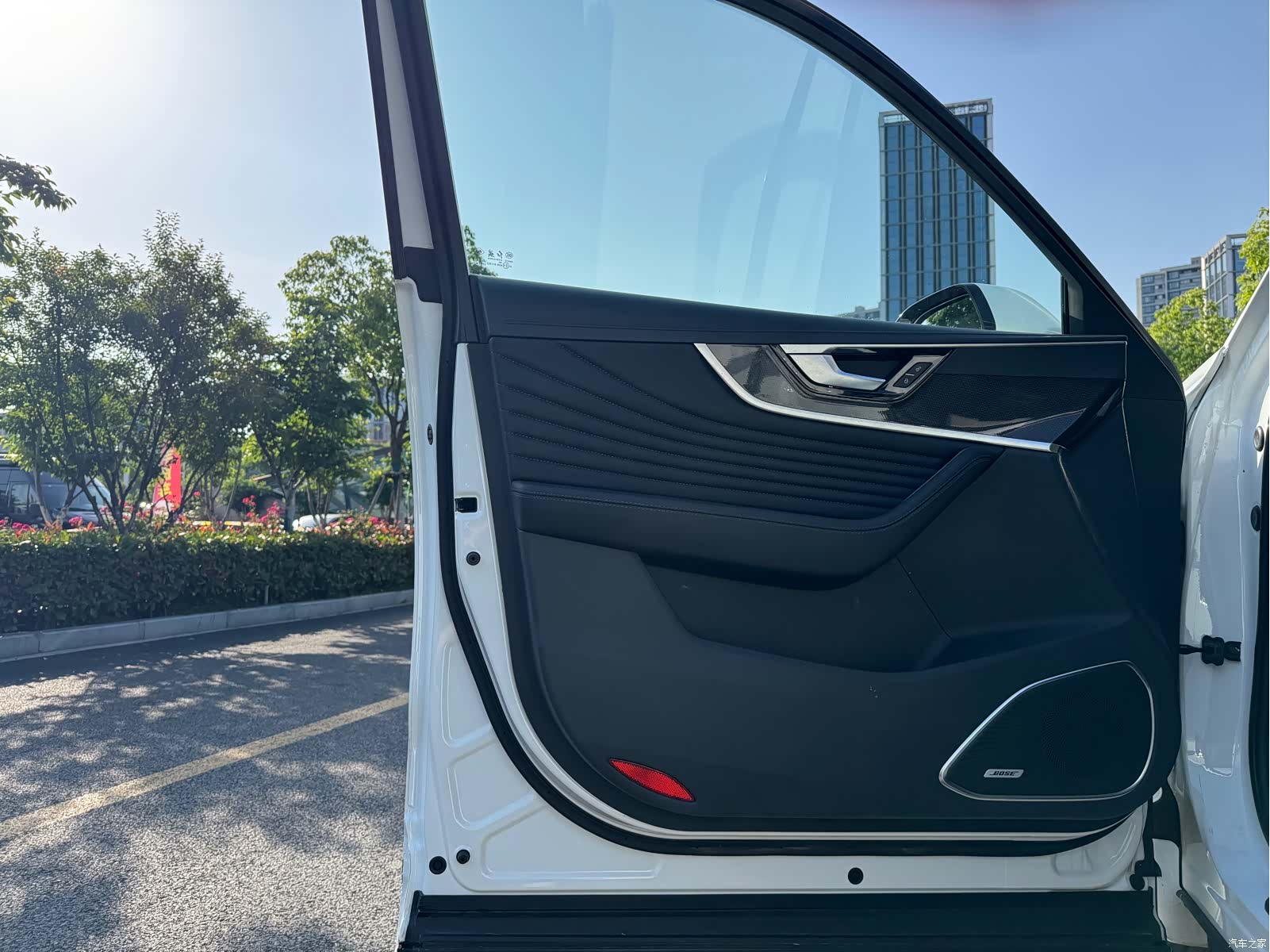 Hongqi HS5, 2024 10
