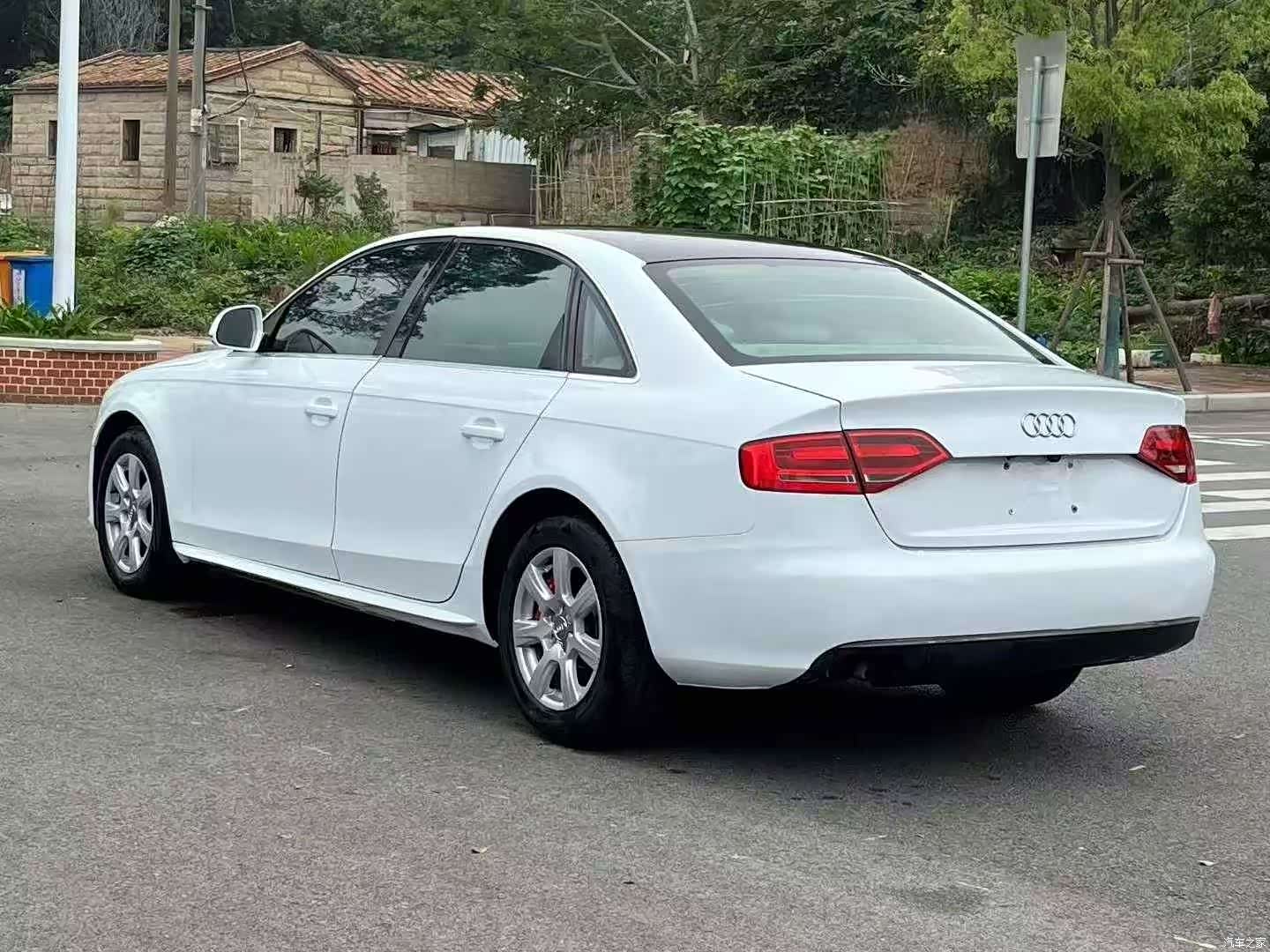 Audi A4L, 2010 7