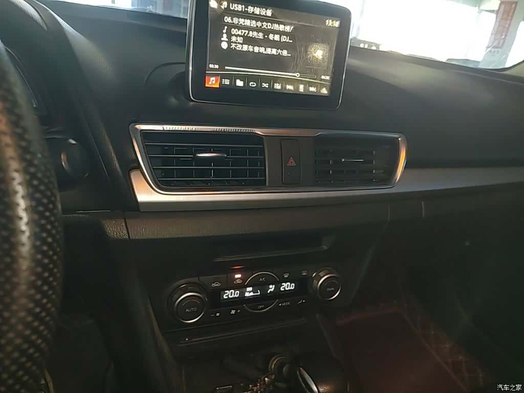 Mazda Mazda3, 2015 13