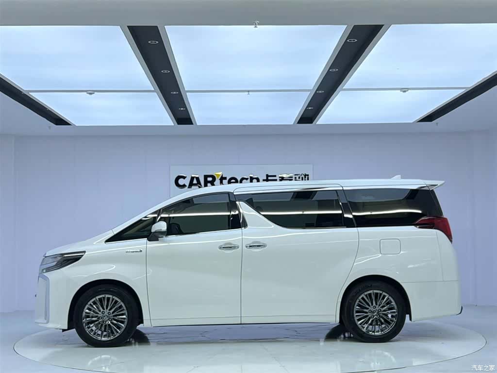 Toyota Alphard, 2022 2