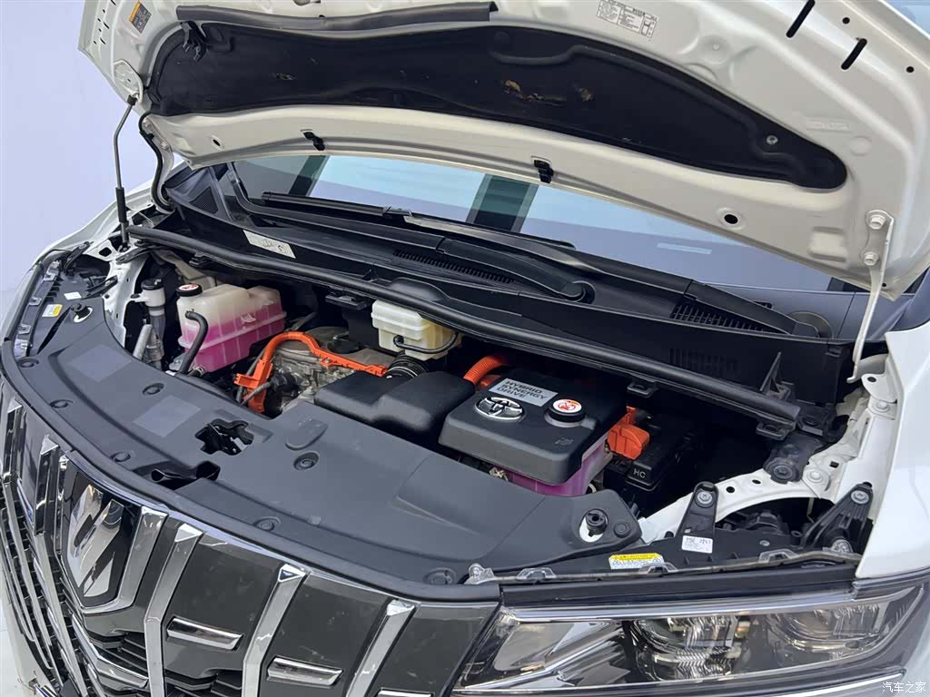 Toyota Alphard, 2022 30