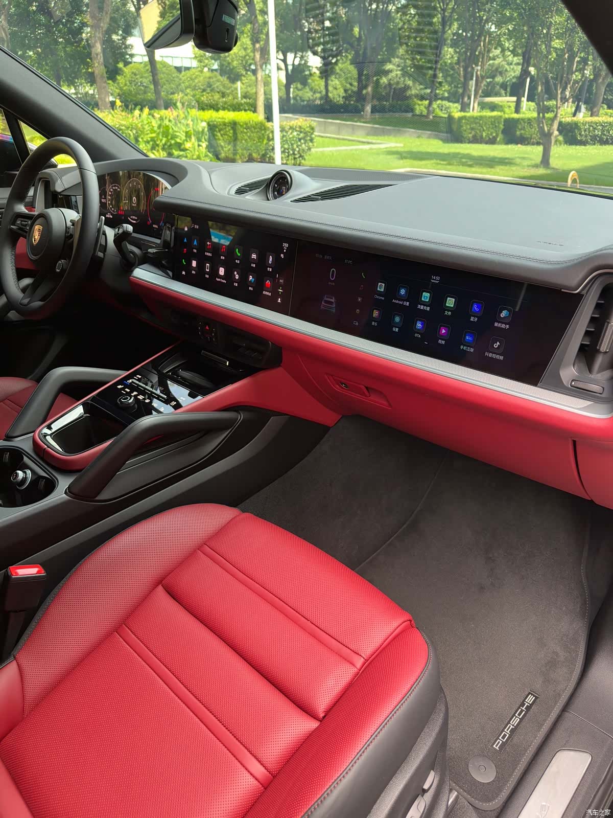 Porsche Cayenne, 2025 12
