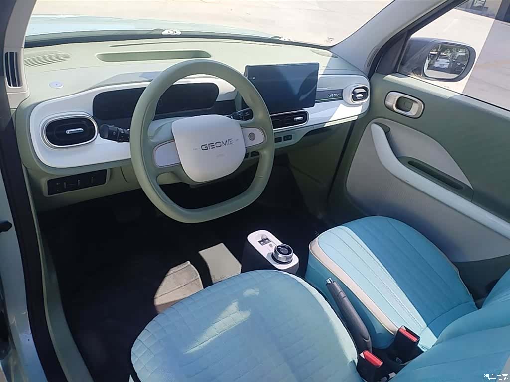 Geely Panda, 2025 10