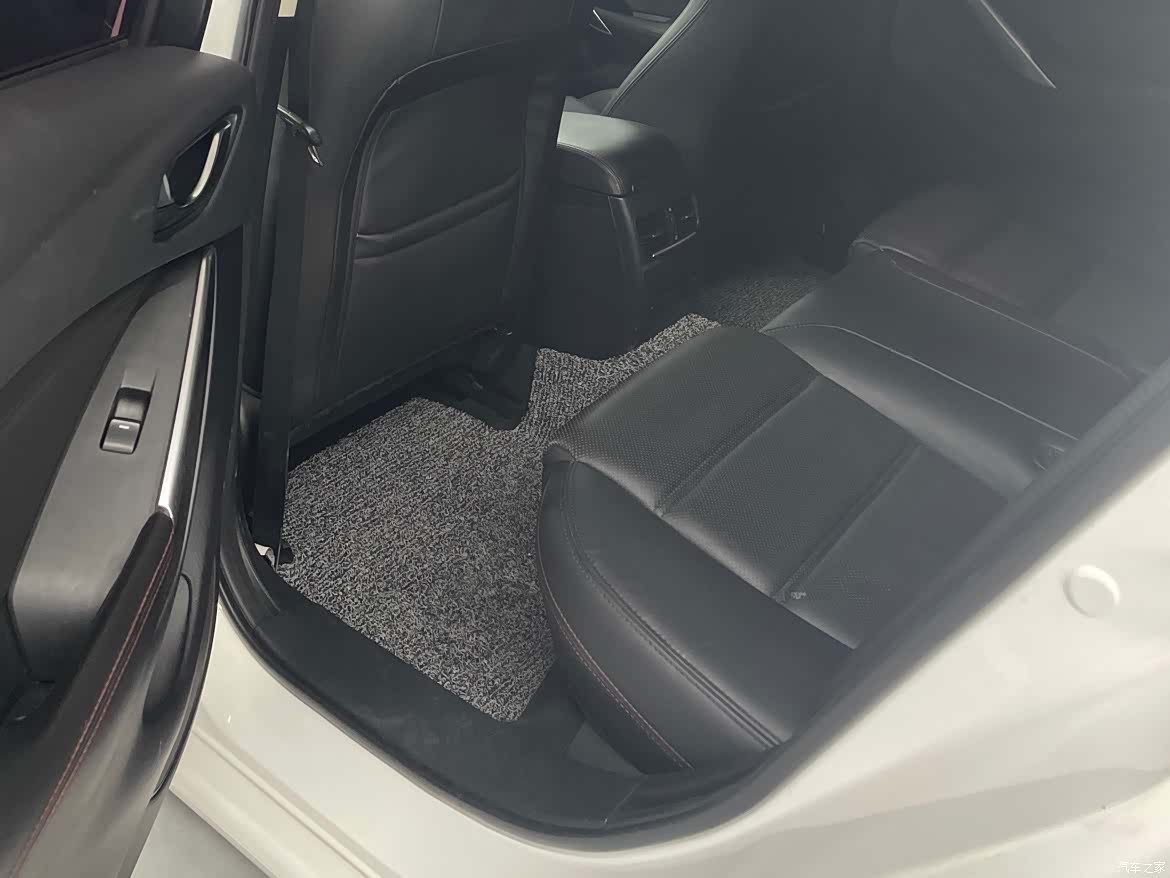 Mazda Atenza, 2015 6