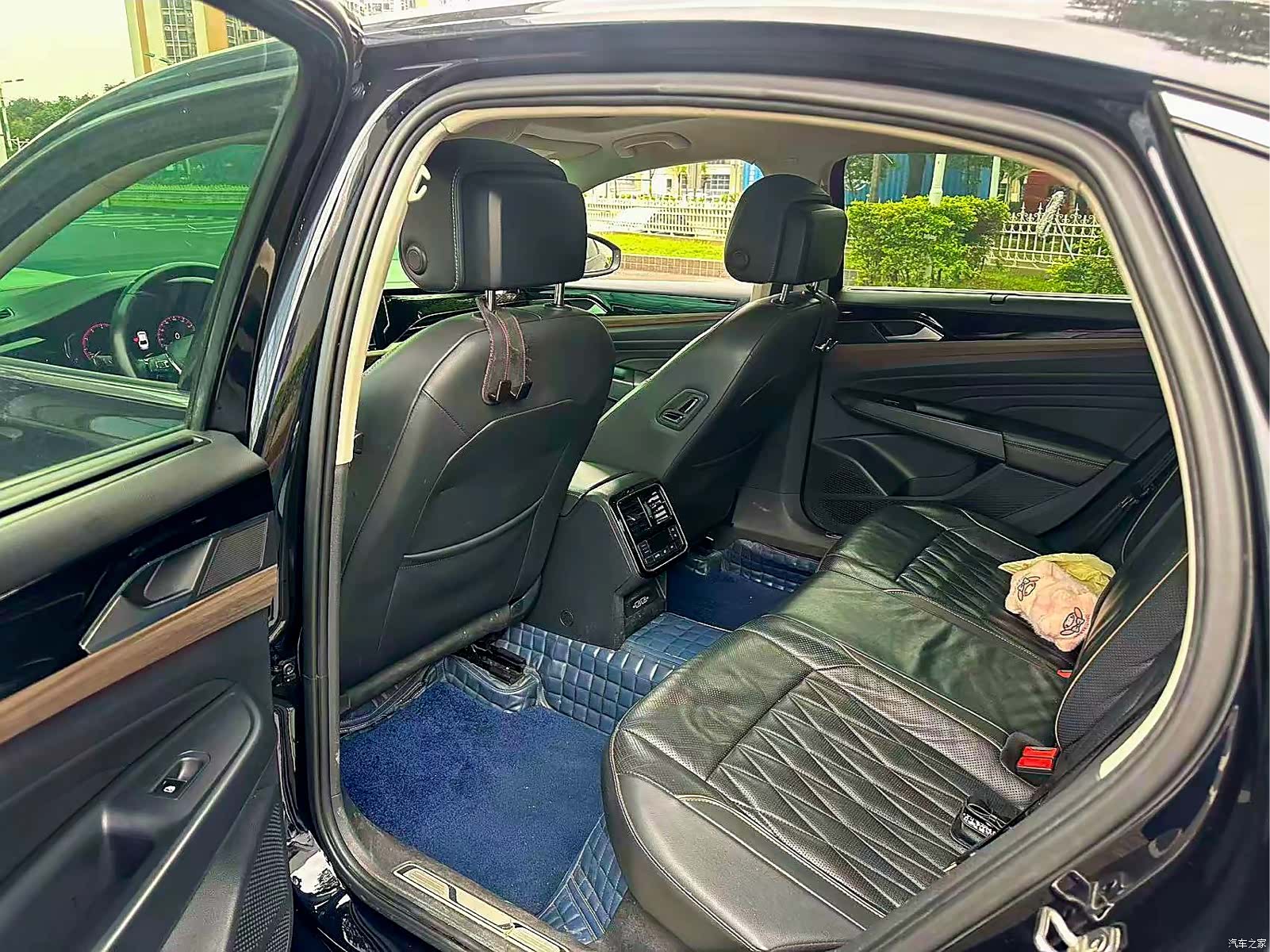 Volkswagen Passat, 2019 все фото