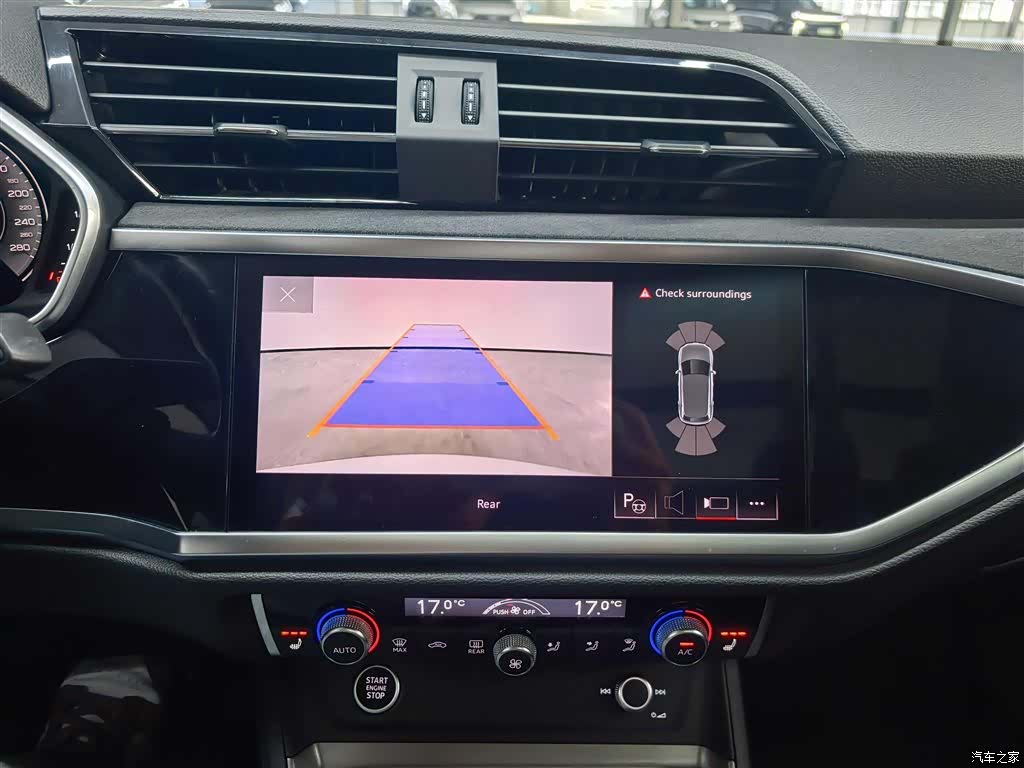 Audi Q3, 2022 10