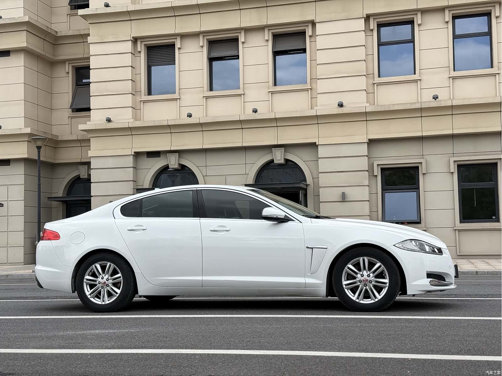 Jaguar XF, 2014 3
