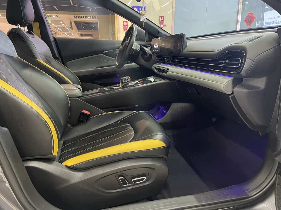 Trumpchi Shadow Leopard