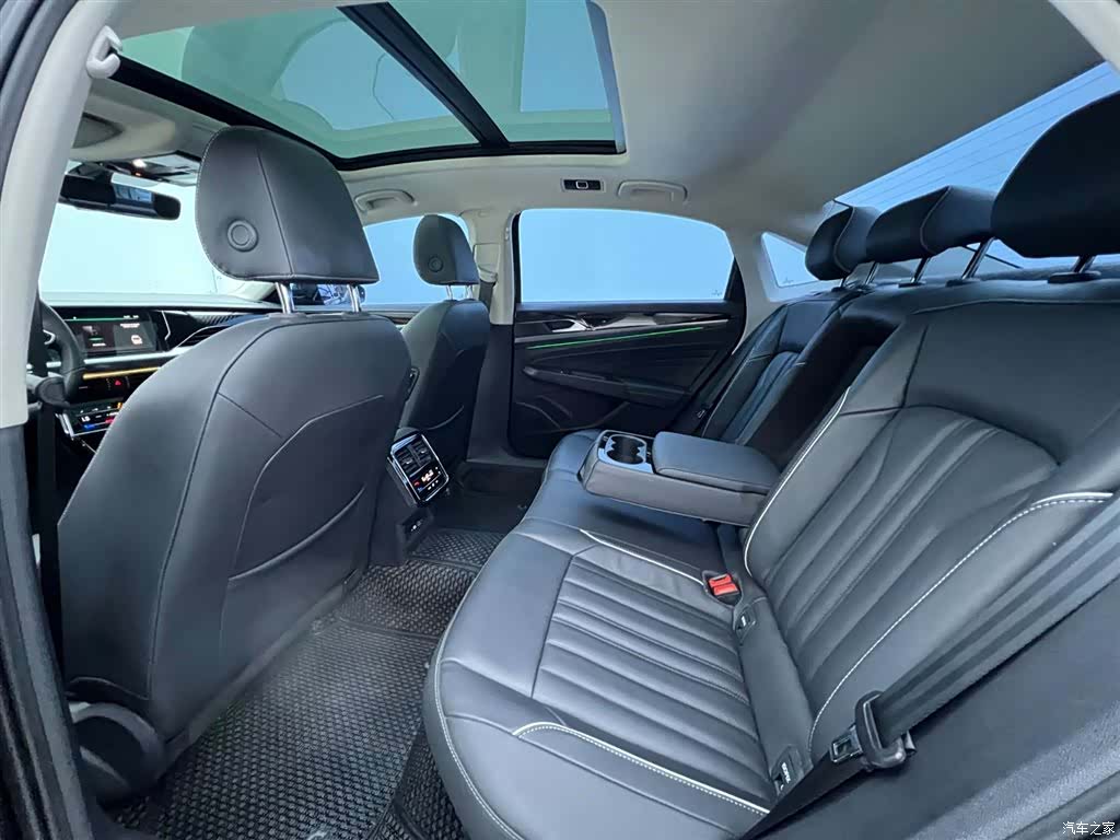 Volkswagen Passat, 2023 23
