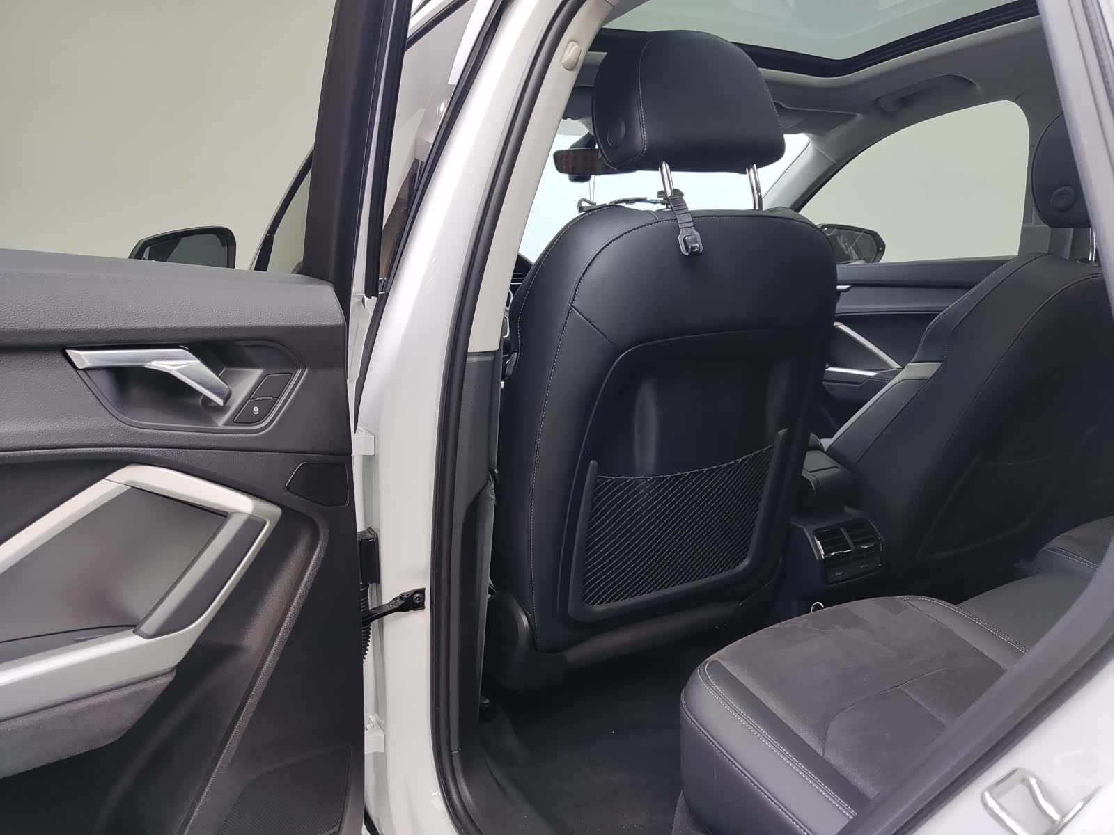 Audi Q3, 2022 6